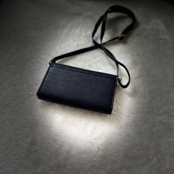 Franco Sarto Elegant Black Crossbody Bag - Picture 3 of 10